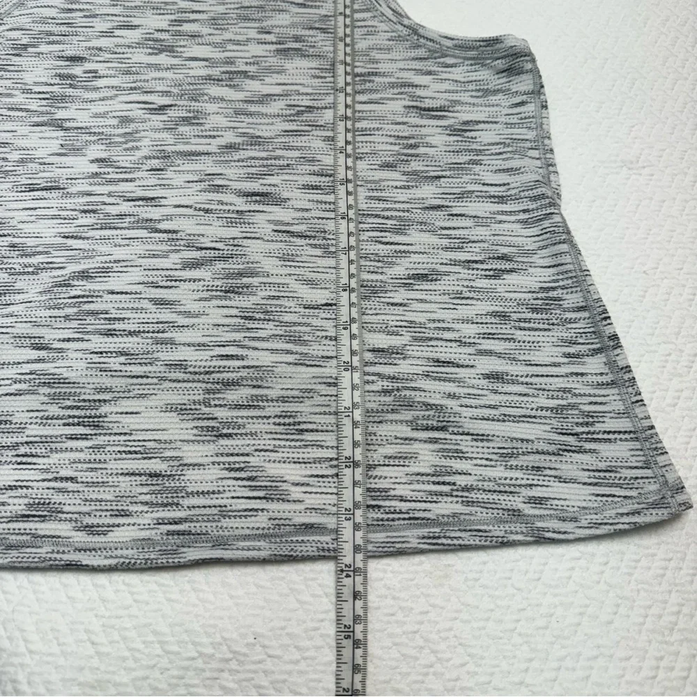 Lululemon Grey/White Workout Tank Top Size M/L - Picture 7 of 8